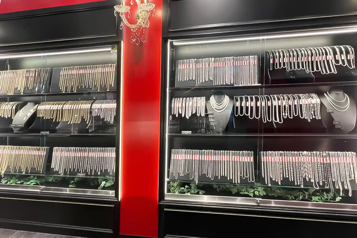 バガーチ×アヴァランチ キャナルシティ博多店 | AVALANCHE GOLD