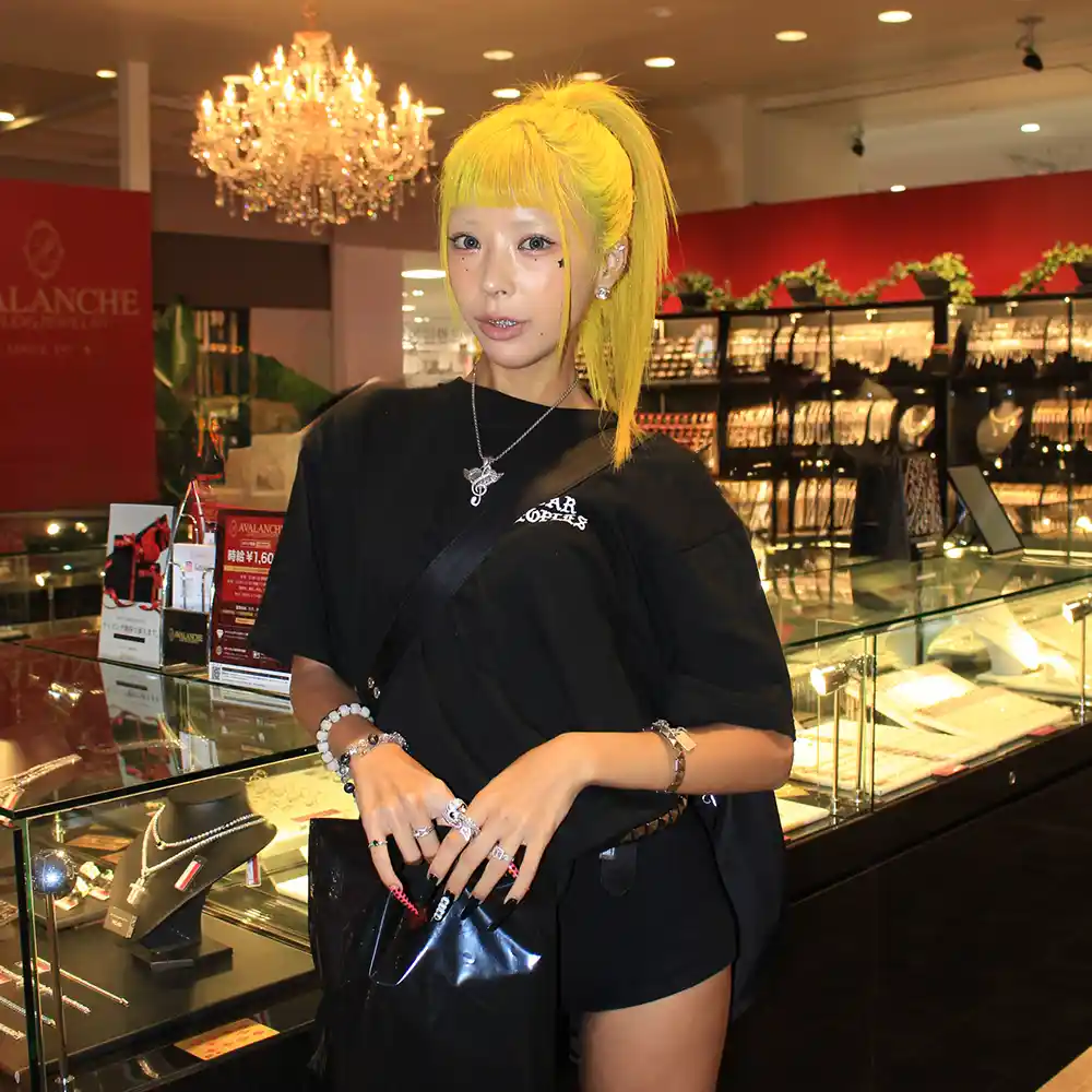 アバランチ　キラキラ　ビジュー　ロゴ　でか　ネックレス　チャームのみ AVALANCHE GOLD & JEWELRY | ヒップホップジュエリー国内最大の